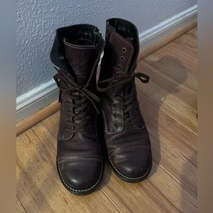 Taos city walking boots